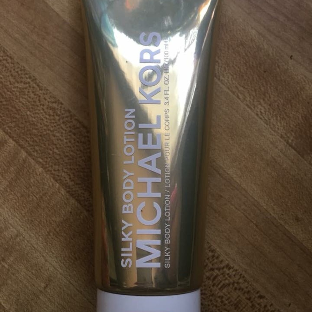 Michael Kors Silky Sexy Ruby Lotion Brand NEW